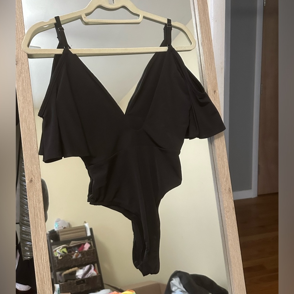 Lulu’s V neck, Low back off the shoulder bodysuit